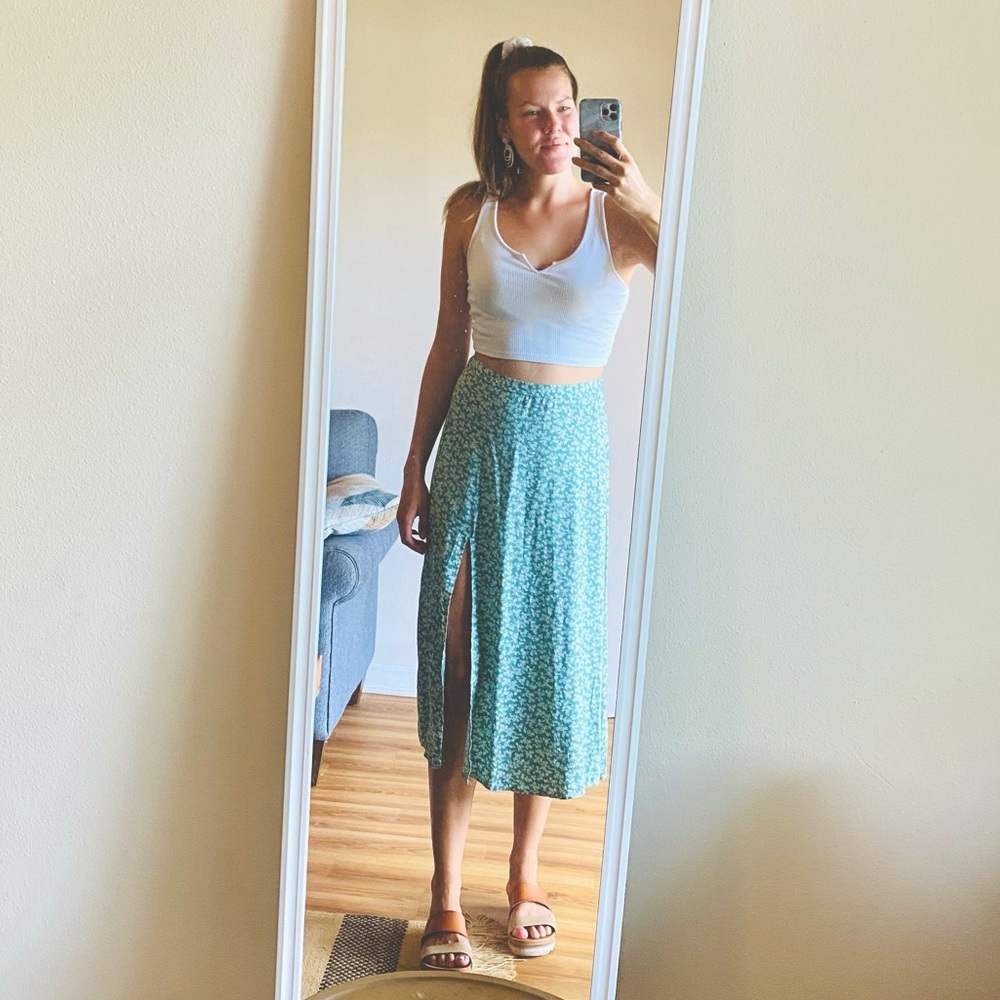 New: Floral Light Green American Eagle Maxi Skirt